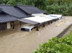 「生きた心地しない」寝静まる街を襲う猛烈な雨 市街地は短時間で冠水 崩れた土砂が民家を飲み込む…【鹿児島大雨】のイメージ画像