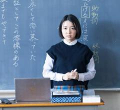 連ドラ版「ちはやふる」あらすじ、“青春”説くかるた部顧問（上白石萌音）に主人公は…