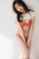 横野すみれ、下乳チラ見せの“大好評”カット再来！ 極上ボディに「セクシーだぁ！！」とファン悶絶