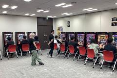 スマスロ新台「スマスロワンパンマン」のプレミアファン試打会に６０名が参加