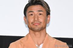 魔裟斗、長男とのおそろコーデ披露 顔出し2ショットに「イケメン親子」「憧れ」と絶賛の声
