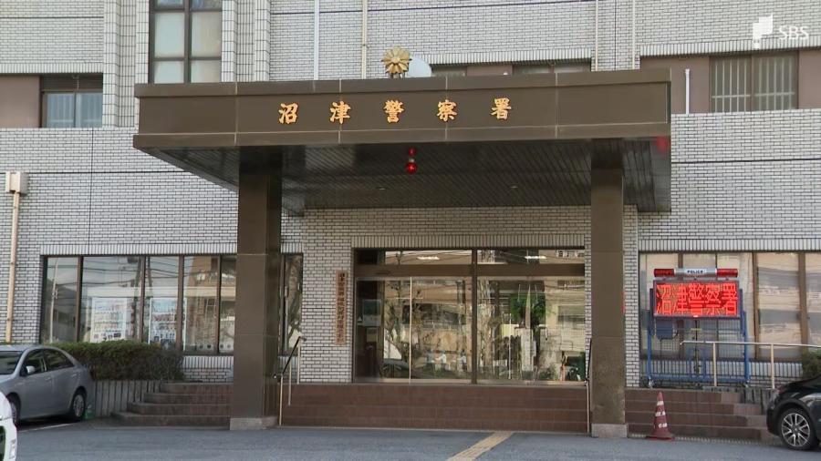 自転車の女子高生をタクシーでひき逃げか 運転手の65歳男を逮捕＝静岡県警