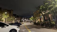 夜のダウンタウンのイメージ画像