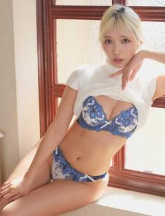 霜月めあ、“ランジェリーショット”を公開！引き締まったウエストと艶やかな美貌に「今回のは増して美しい」と絶賛の声のイメージ画像