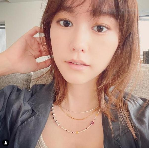 桐谷美玲、前髪どこ行った…少女みたいなざっくりオン眉に大変身！