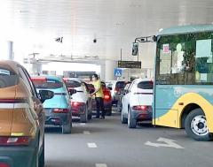 【交通】タンソンニャット空港T3ターミナル、最新設備も運用面に課題