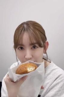 小嶋陽菜、現役アイドル並みの可愛さ・・・“こじはるもぐもぐ動画”に注目集まる！