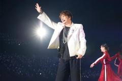 香取慎吾、初のソロアリーナツアー開幕「これからもステージに立ち続けたい」自身演出のステージで魅了