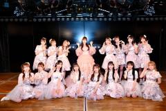 AKB48柏木由紀、まゆゆ以来の“バルコニーあいさつ”でファンに感謝のメッセージのイメージ画像
