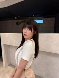 ちとせよしの、ホース巻き付けた奇抜グラビア話題「セクシーすぎる」「抜群のスタイル」