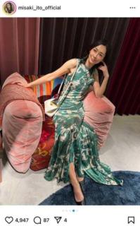 奇跡の48歳・伊東美咲が放つ“日本の美しさ”！華麗なペイズリー柄ドレス姿に「貴女しか着こなせないよ」