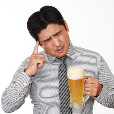 豪快な酒飲みは力が弱い？筋トレとお酒の関係とは