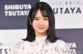 日向坂46上村ひなの、美脚際立つマリンルック披露「可愛すぎ」「大人っぽい」絶賛の声