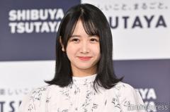 日向坂46上村ひなの、美脚際立つマリンルック披露「可愛すぎ」「大人っぽい」絶賛の声