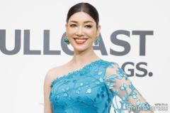 アンミカ、ショーパンから美脚スラリ ワントーンコーデに反響「眩しい」「脚が長すぎる」のイメージ画像