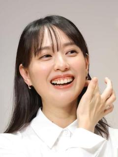 戸田恵梨香さん(37歳) 、40歳を意識して思う目標は「男性人気が欲しい！」｜STORYのイメージ画像