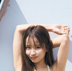 リアクションがピュアすぎると話題の森脇梨々夏、ボディーラインあらわなビキニ姿を披露のイメージ画像