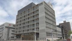 宿泊施設のガラスを消火器で叩き割った女子大生を逮捕【高知】