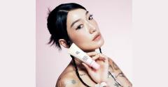 Peggy Gou アメリカ美容市場に進出、韓国発の注目ブランドのグローバルアンバサダーに就任