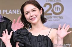 村重杏奈「出オチ感満載な幼少期」秘蔵ショット公開「奇跡の1枚」「口元可愛い」と反響