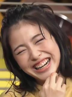 浜辺美波の「ヒット作に恵まれない」問題が深刻だった…”多忙すぎる女優”のプレッシャーを芸能記者が解説のイメージ画像