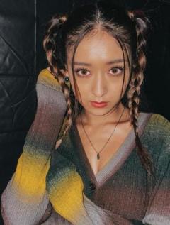 みちょぱ、"腰パンちゃん” に一目惚れ。へそピアスがセクシー