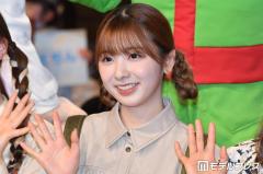 NiziUミイヒ、韓国の街中散歩ショット公開「ビジュ強すぎ」「遭遇したい」の声のイメージ画像