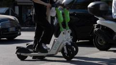「車の間をすり抜けてきた！」急増する電動キックボード、ドライバーの8割が“ヒヤリ体験”のイメージ画像
