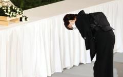国葬で女性が「昭恵夫人にガッと近づいて抱きしめ」るハプニング 宮崎謙介氏が明かす