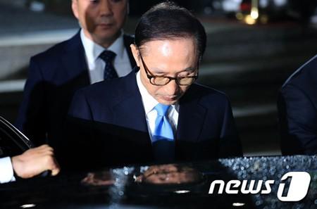 韓国 李明博元大統領 今日(19日)にも｢逮捕令状｣の最終判断