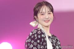 本田紗来、キャミ姿で色白素肌際立つ「可愛い」「透明感すごい」
