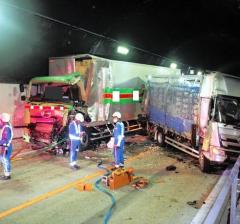 【山口】山陽道下りで多重事故 ３人死傷のイメージ画像