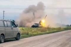 タイとカンボジアの国境で軍が衝突、民間人13人と兵士1人が死亡