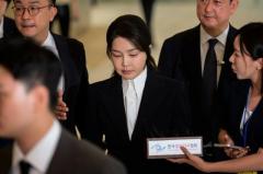 ＜W解説＞かつて芸能人並みの人気だった韓国・尹前大統領の妻、16もの疑惑で特別検察官が捜査