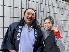 小芝風花、秋山竜次にバレンタインチョコ？楽しそうな２人にほっこり