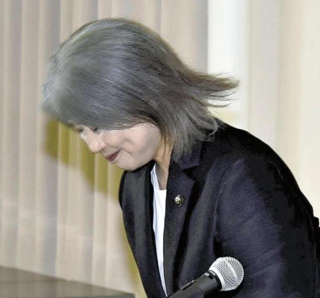 伊東市長「卒業したと勘違い」、学歴詐称を否定…市議会議長「我々にちらりと見せた『卒業証書』は偽物」