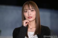 内田理央、水着姿で美ボディ開放 プール満喫ショットに「背中が美しい」「映えてる」の声のイメージ画像