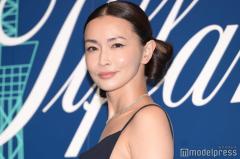 長谷川京子、水着姿のプールショット公開「変わらない美しさ」「見惚れる」と反響