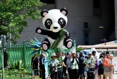 中国政府から贈られた3ペア目となるパンダが香港海洋公園に到着のイメージ画像