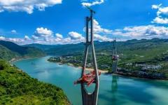 雲南省の新市金沙江特大橋の建設工事が佳境に―中国