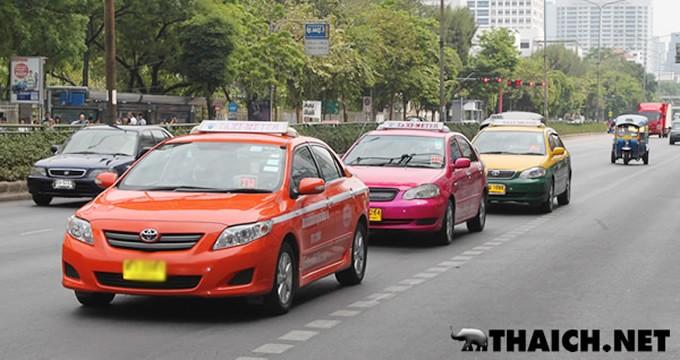 タイ 乗車拒否のタクシー運転手 罰金が5000バーツに引き上げ