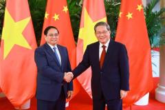【国際】ファン・ミン・チン首相が天津で中国の李強首相と会談