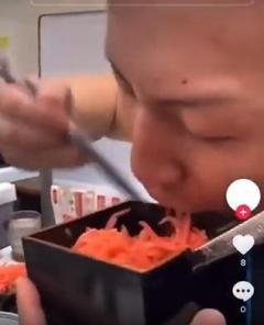 吉野家で紅生姜直接食い、懲役2年4月、罰金20万円のイメージ画像