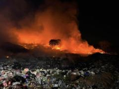 タイ中部プラチンブリでゴミ山火災のイメージ画像