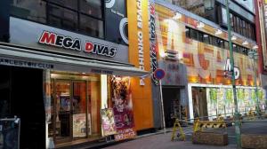 MEGA DIVAS’