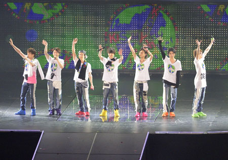 Kis-My-Ft2、新曲「想花」がNiziUと“発売日被り”でファン懸念も……初日売り上げは5万枚差で1位死守