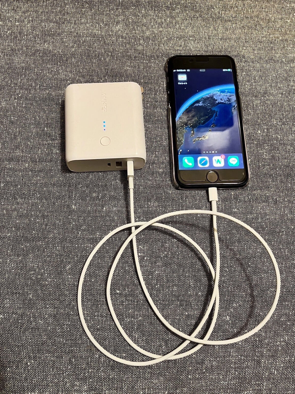 Ankerのモバイルバッテリーで充電