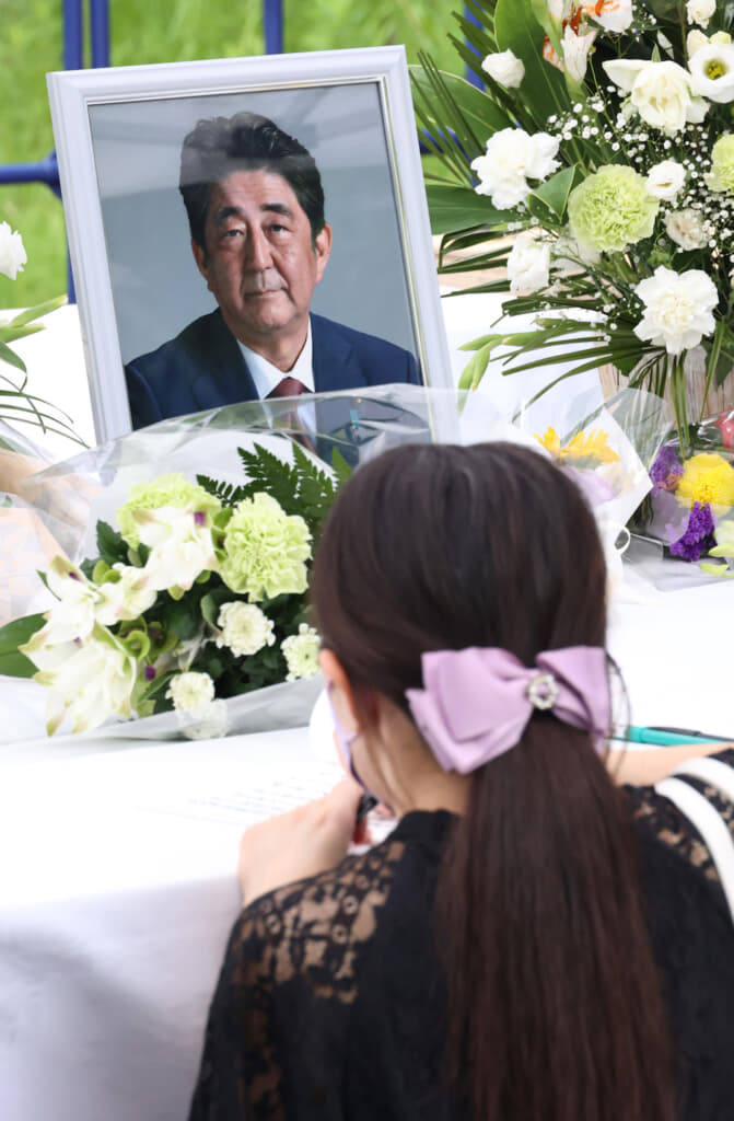 参院選の街頭演説中に銃撃され、６７歳で死去した安倍晋三の葬儀は、7月１２日に東京・芝公園の増上寺で営まれた。