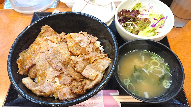 来ました！焼き牛丼！