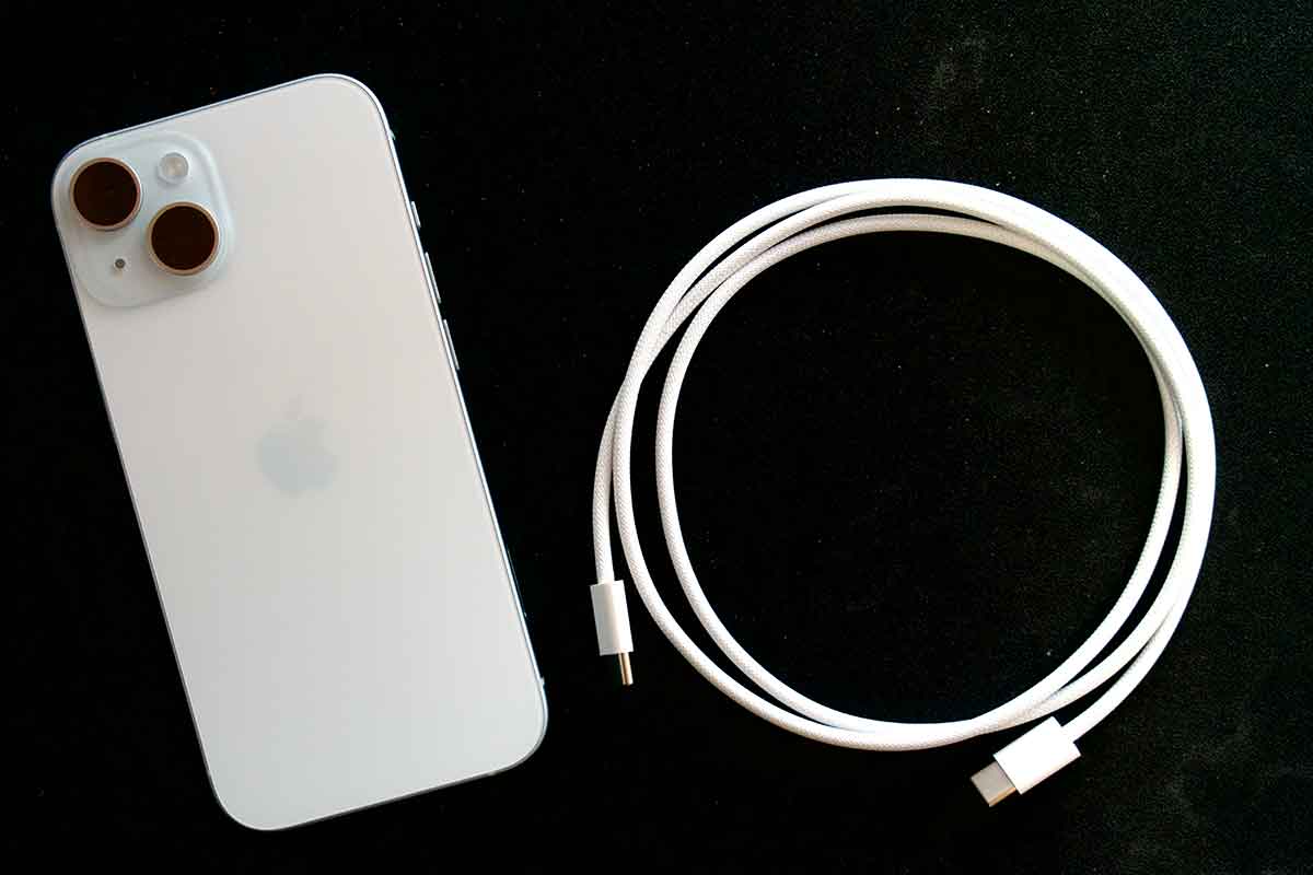 iPhone SE（第4世代）のUSB規格に関するリーク：USB-C対応は確実1